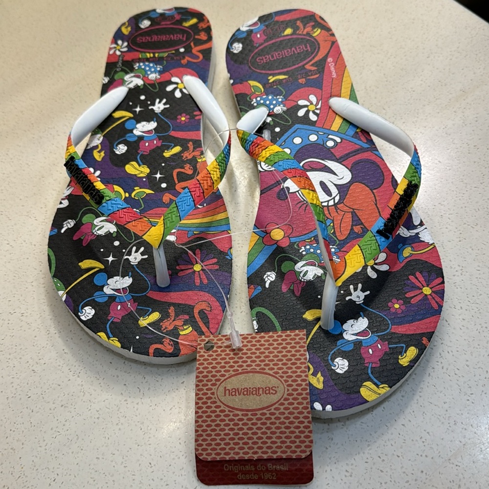 New with Tags DISNEY havaianas flip flops Size 7/8